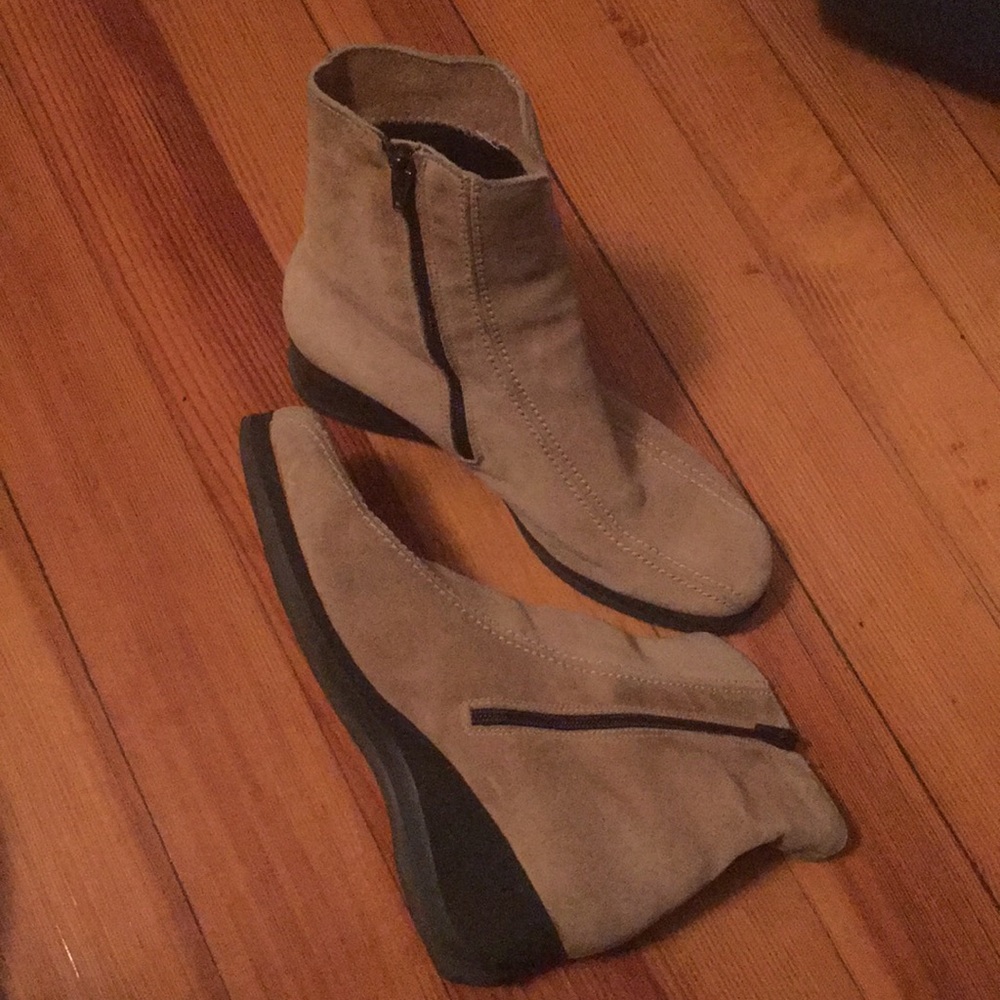 Suede beige boots by Sibil Z from Canada